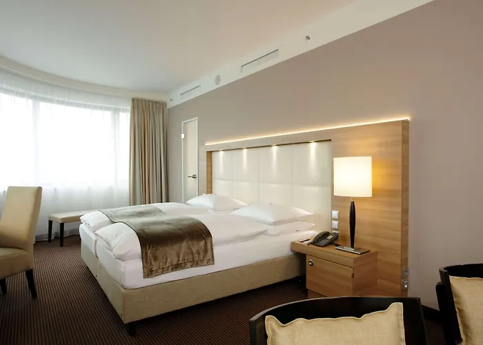 Отель H4 Alexanderplatz 4*