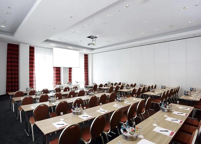 Отель H4 Alexanderplatz 4*