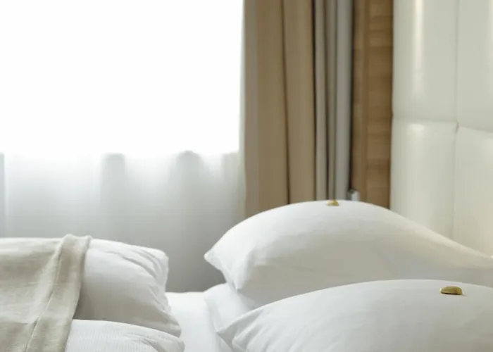 Hotel H4 Alexanderplatz 4*