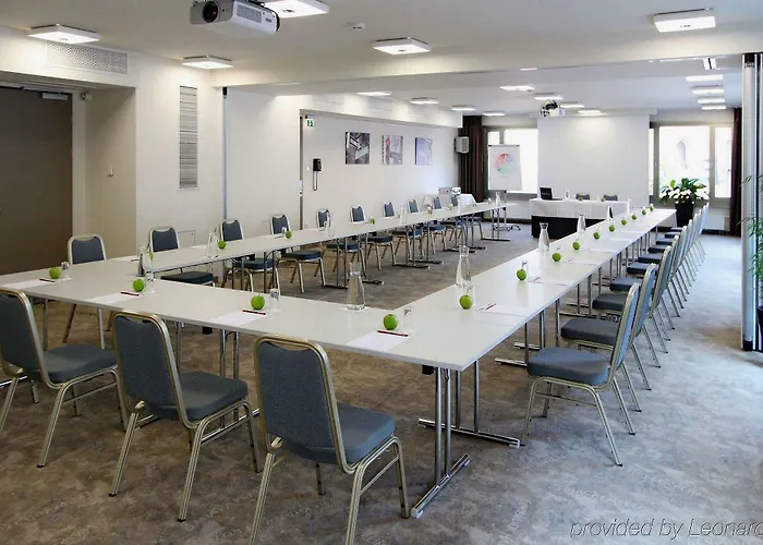 H4 Alexanderplatz Hotel 4*