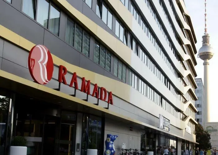 H4 Alexanderplatz Hotel 4*