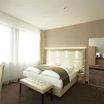 H4 アレクサンダープラッツ