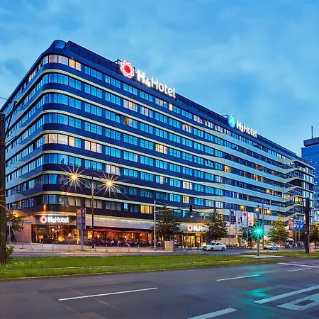 H4 Alexanderplatz Otel 4*