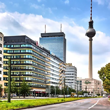 Hotel H4 Alexanderplatz 4*