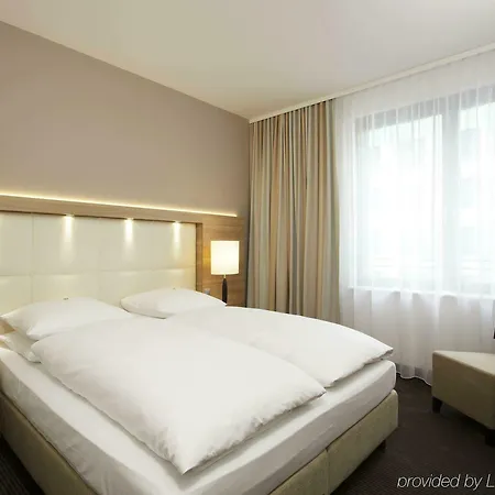 H4 Alexanderplatz Hotel 4*