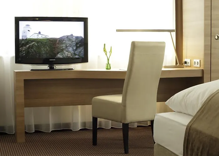 H4 Alexanderplatz Hotell 4*