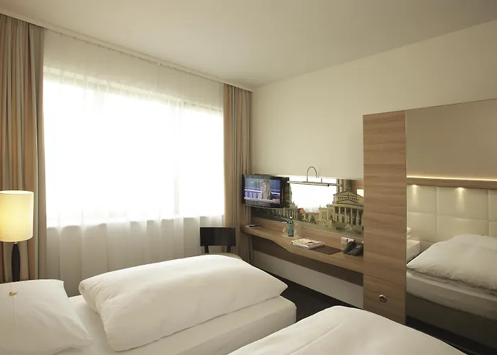 H4 Alexanderplatz Hotel 4*