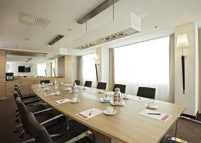 Hotel H4 Alexanderplatz 4*