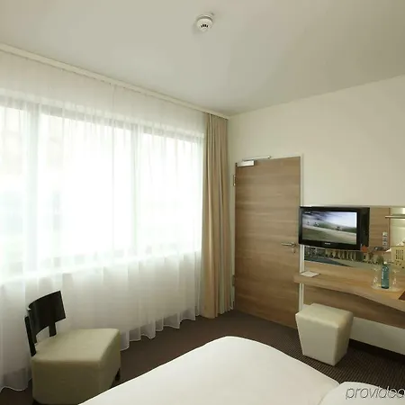 H4 Alexanderplatz Hotel Berlino
